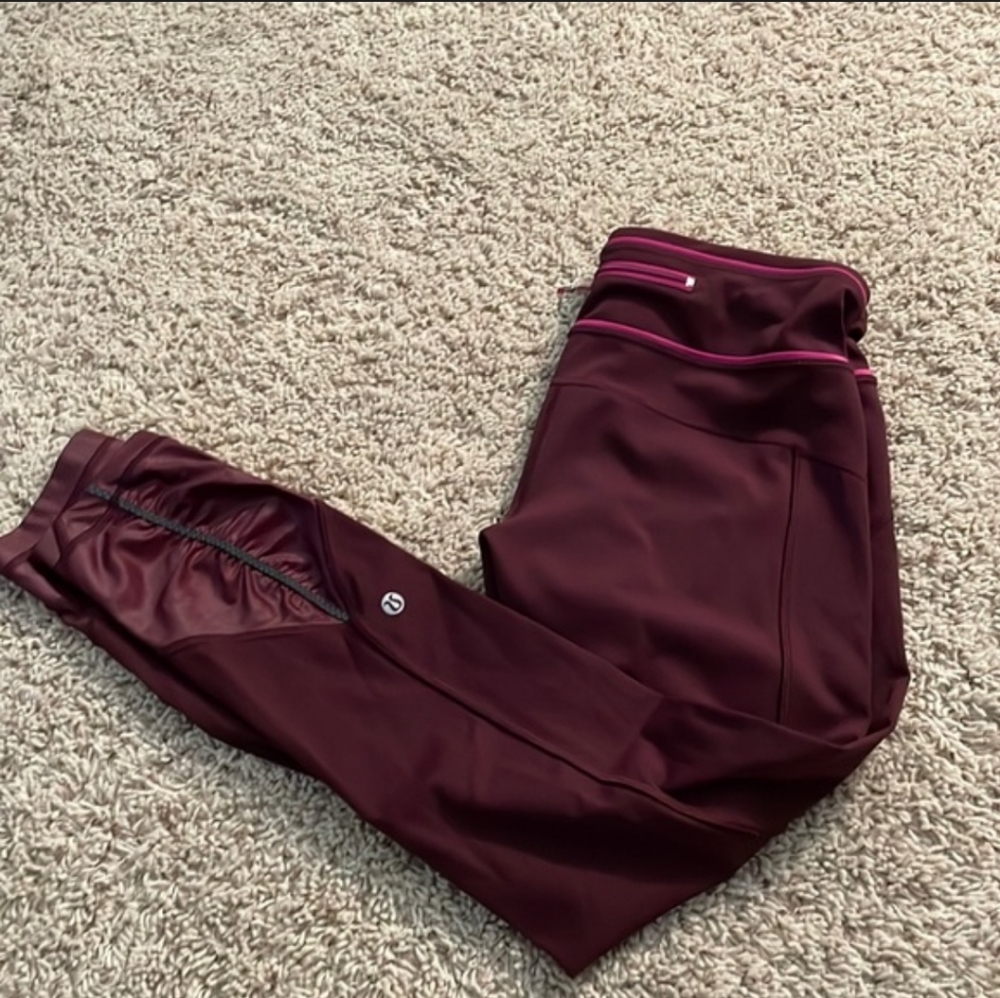 Lululemon Burgundy Pink Ruched Reflective Running Leggings Size 6 Zipper Pocket